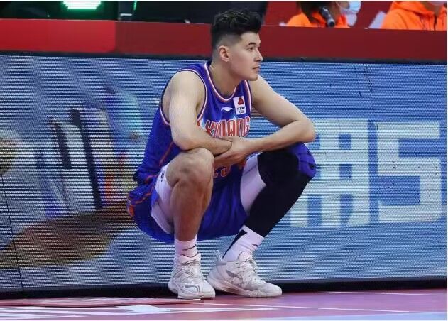 🏀深圳VS新疆前瞻：5连败碰上5连胜，深圳主场期待否极泰来