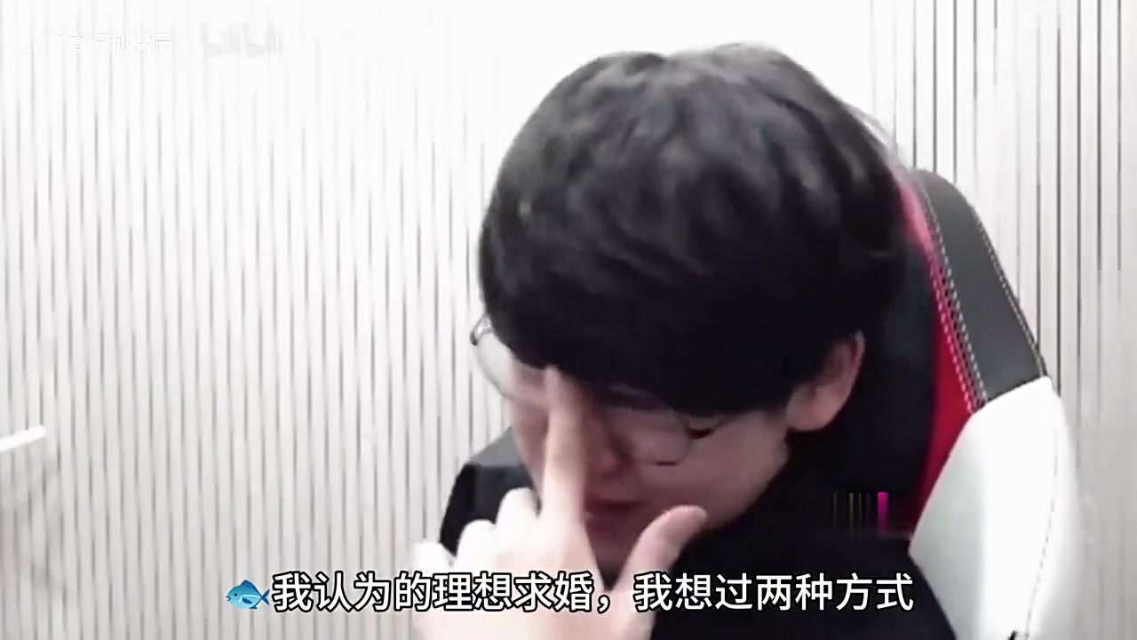 丫还挺懂浪漫!Gumayusi谈理想求婚场景:要么家里安静低语,要么钟楼下跪着